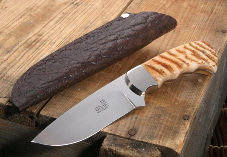Arno_Bernard_Custom_Knives_Namabia_Ram_Horn_Hunting_Knife.jpg