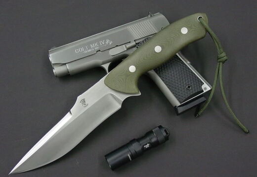 Barker knives Tosa in CPM 3V