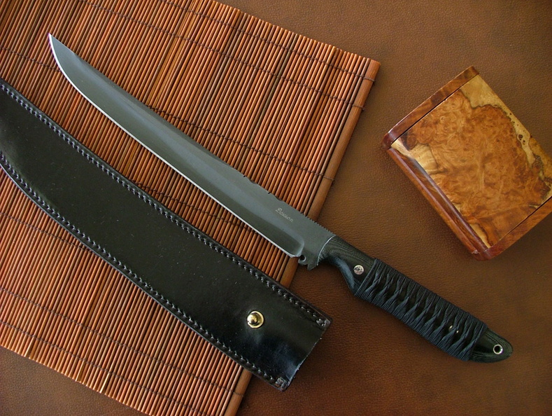 Dark_Knight_Tanto.jpg
