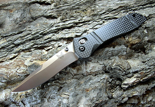 Benchmade 710D2 mit Carbonschalen