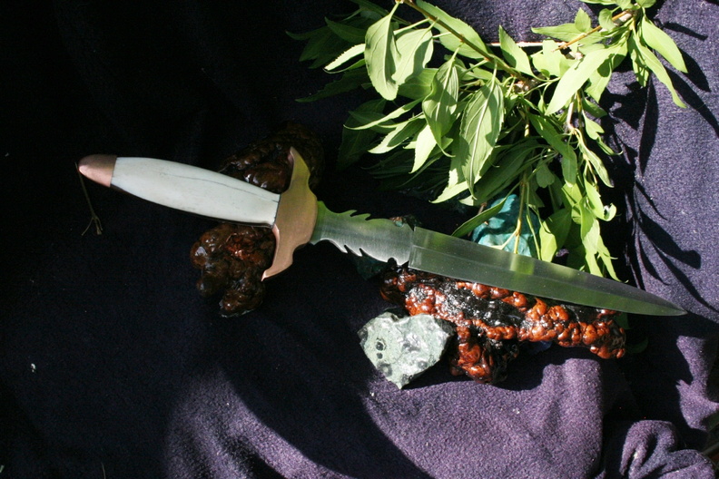 Stylized_Dagger.jpg
