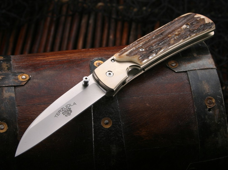 Robert_Terzuola_TTF4_Stag_Folding_Knife.jpg