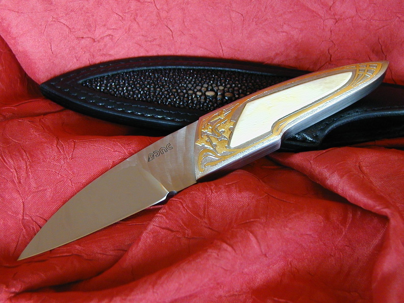 DNC_Knife_Zeno.jpg