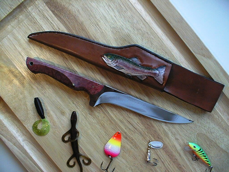 Daniel_Lombardo_Fish_knife_red.jpg