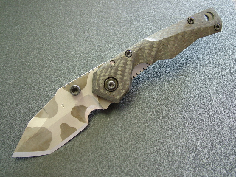 Dwaine_Carrillo_Tripwire_carbon_fiber.jpg