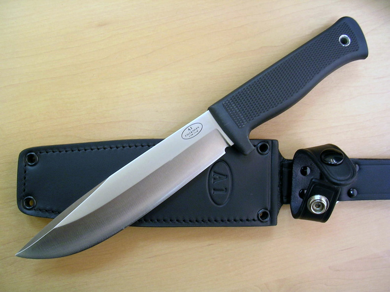 FALLKNIVEN_1.jpg