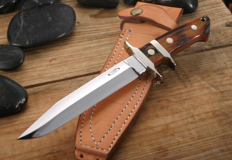 Hiroaki_Ohta_Mini_Big_Bear_SubHilt_Fixed_Blade_Knife.jpg
