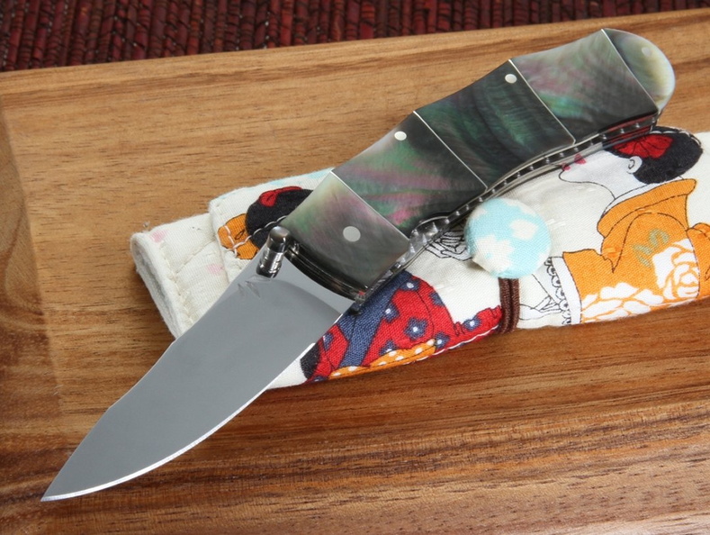 Koji_Hara_Custom_Black_Pearl_Bamboo_Folding_Knife_2.jpg