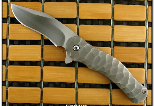 Cucchiara Dorado Flipper Framelock  Chipped Titanium