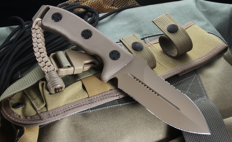 Microtech_Knives__Desert_Tan_Serrated_Crosshair_Tactical_Fixed_Blade_Knife--002.jpg