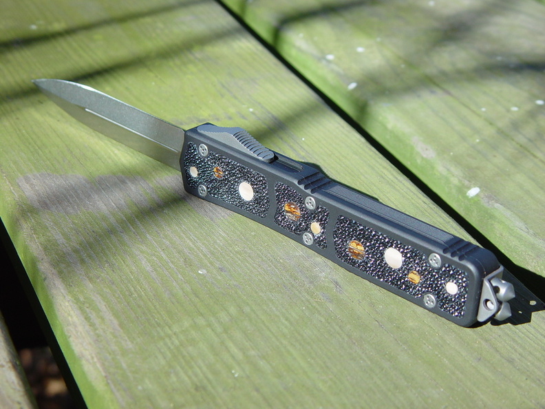 Microtech_knife_inlays_037.jpg