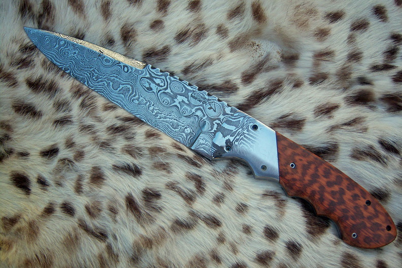 P_J_Ernest_Fighting_Knives_07.jpg