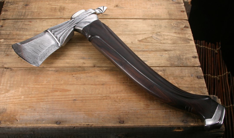 Roger_Bergh_Blackwood_Battle_Axe_Damascus_Axe.jpg