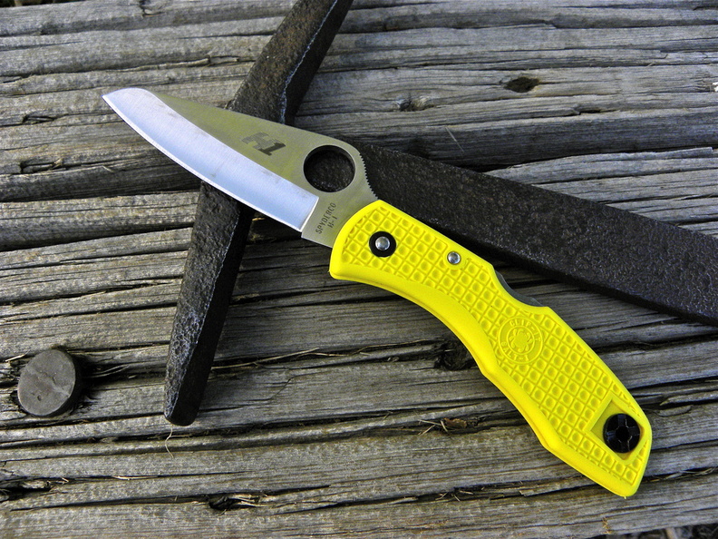 Spyderco_Yellow_Salt_I.jpg
