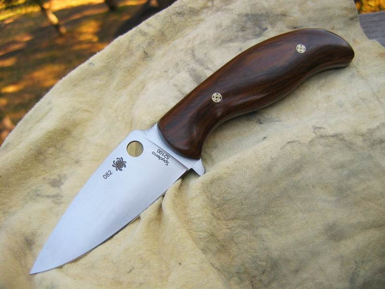 Spyderco_lvitae4yn1.jpg