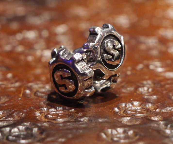 Cuff_links_wS_gear1.jpg