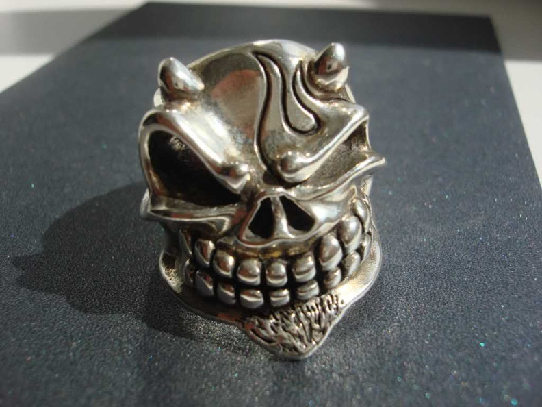 Devil_Slickster_Ringfront.jpg