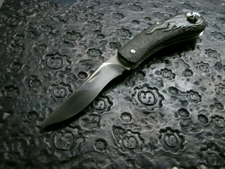 Knife_800x6001.jpg