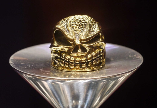 Puncher slickster Gold