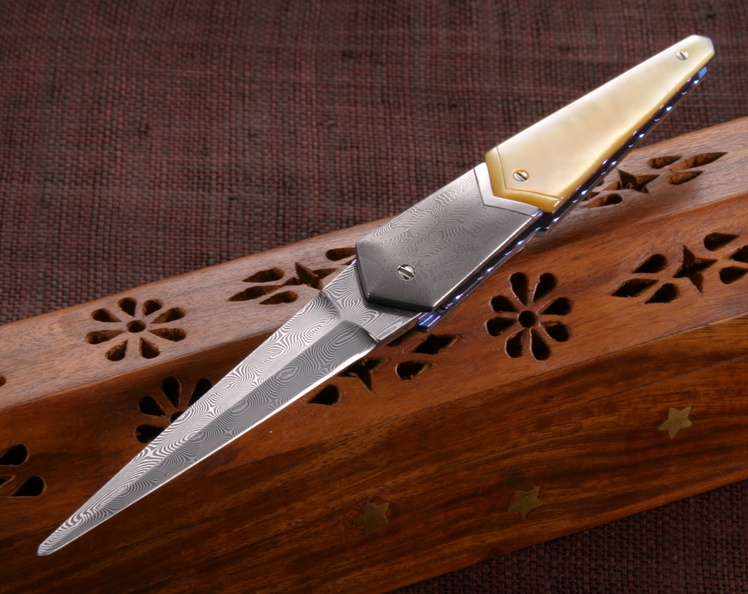 Stephen_Olszewski_Art_Nouveau_Dagger_Gold_Pearl_Folding_Knife.jpg