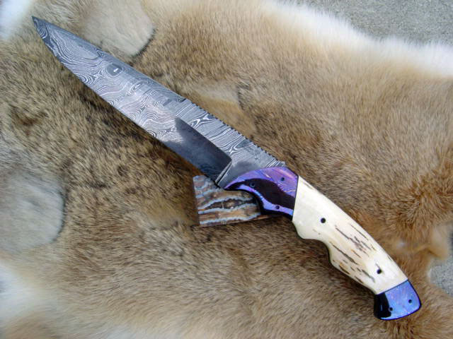P_J_Ernest_Fighting_Knives_04.jpg