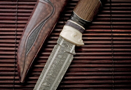 Carved hunter