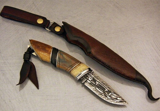 Small mosaic knife