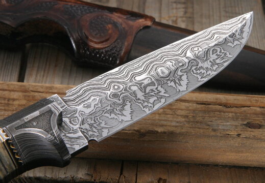 Venetian Ebony and Damascus Hunting Knife--001