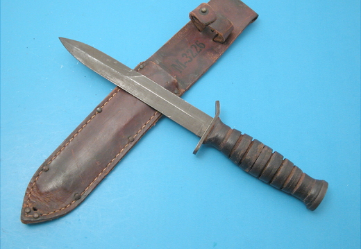 Kabar Mark II combat knives